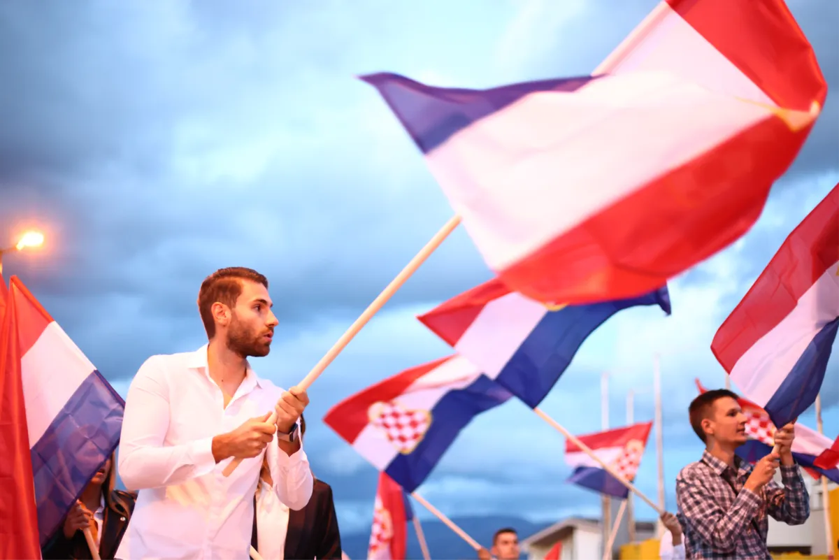 ODRŽAN ZAVRŠNI SKUP U STOLNOM GRADU: Pobjeda HNS-a na izborima pitanje je opstanka Hrvata i države Bosne i Hercegovine