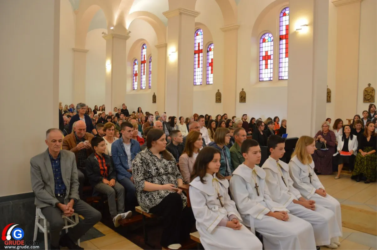 FOTO: Proslavljen blagdan svete Male Terezije na Ledincu! Don Krešimir: Ova svetica je primjer kako ljubiti svoje bližnje 2