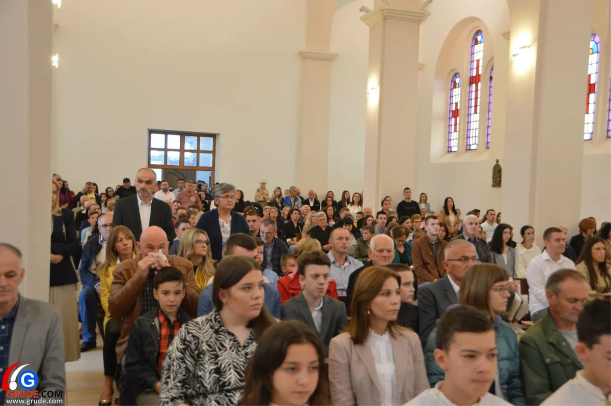 FOTO: Proslavljen blagdan svete Male Terezije na Ledincu! Don Krešimir: Ova svetica je primjer kako ljubiti svoje bližnje 3