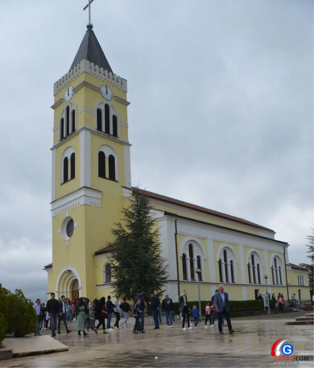 FOTO: Proslavljen blagdan svete Male Terezije na Ledincu! Don Krešimir: Ova svetica je primjer kako ljubiti svoje bližnje 6