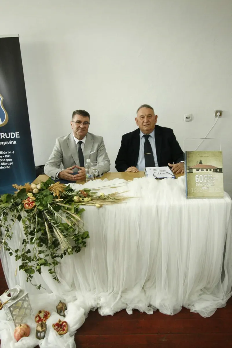 Predstavljena Monografija 60. godina škole na Drinovačkom Brdu FOTO