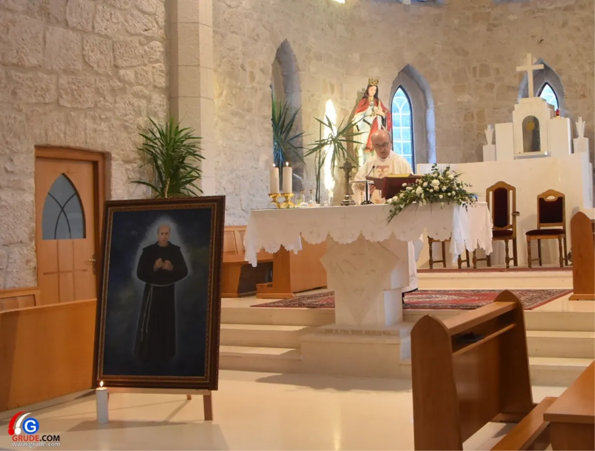 FOTO: GRUDE ČUVA I SVETI FRANJO! BLAGOSLOVLJEN KIP NAJDRAŽEG SVECA, DJELO ILIJE SKOČIBUŠIĆA, AKADEMSKOG KIPARA 1