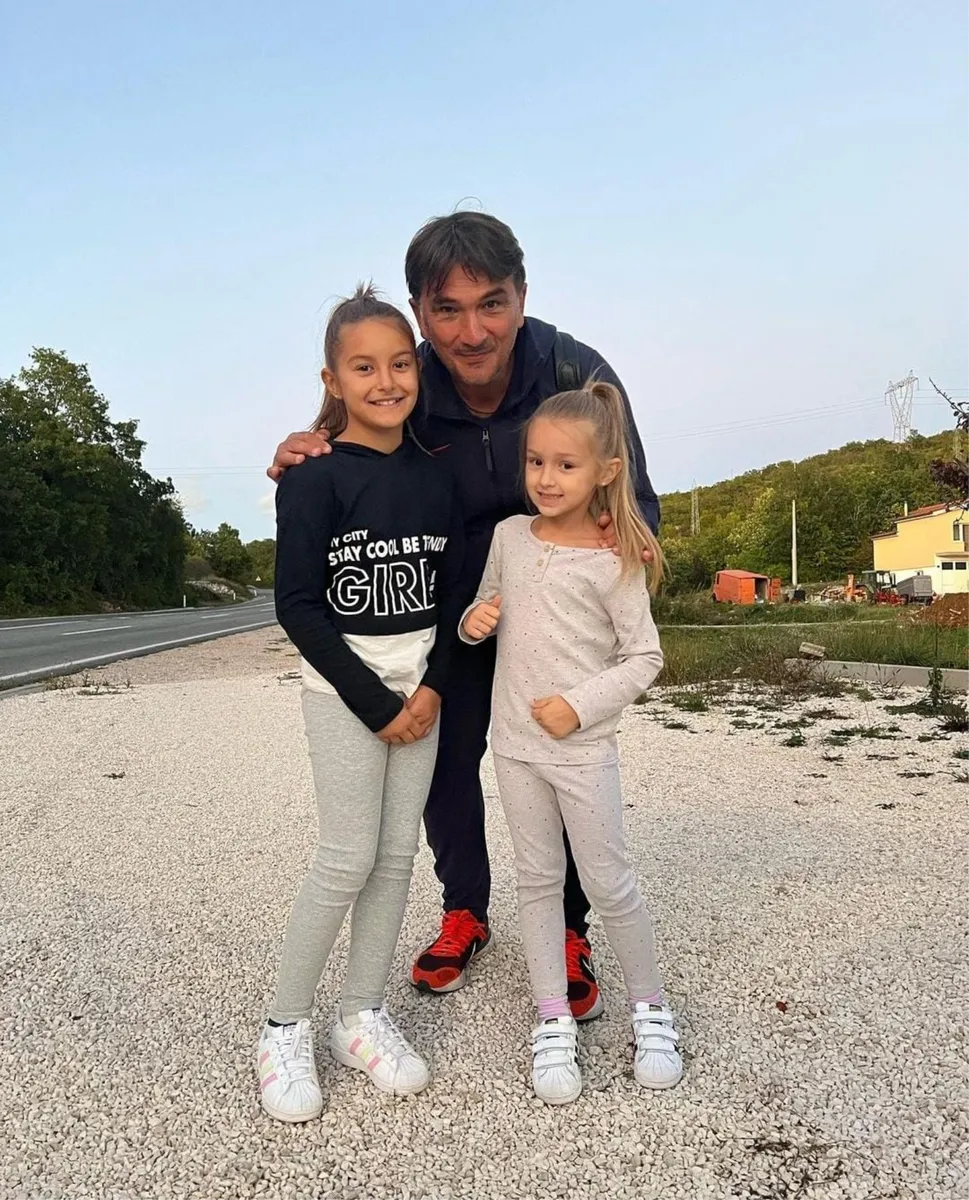 Zlatko Dalić rado se slikao s Gruđanima na svom hodočašću 1