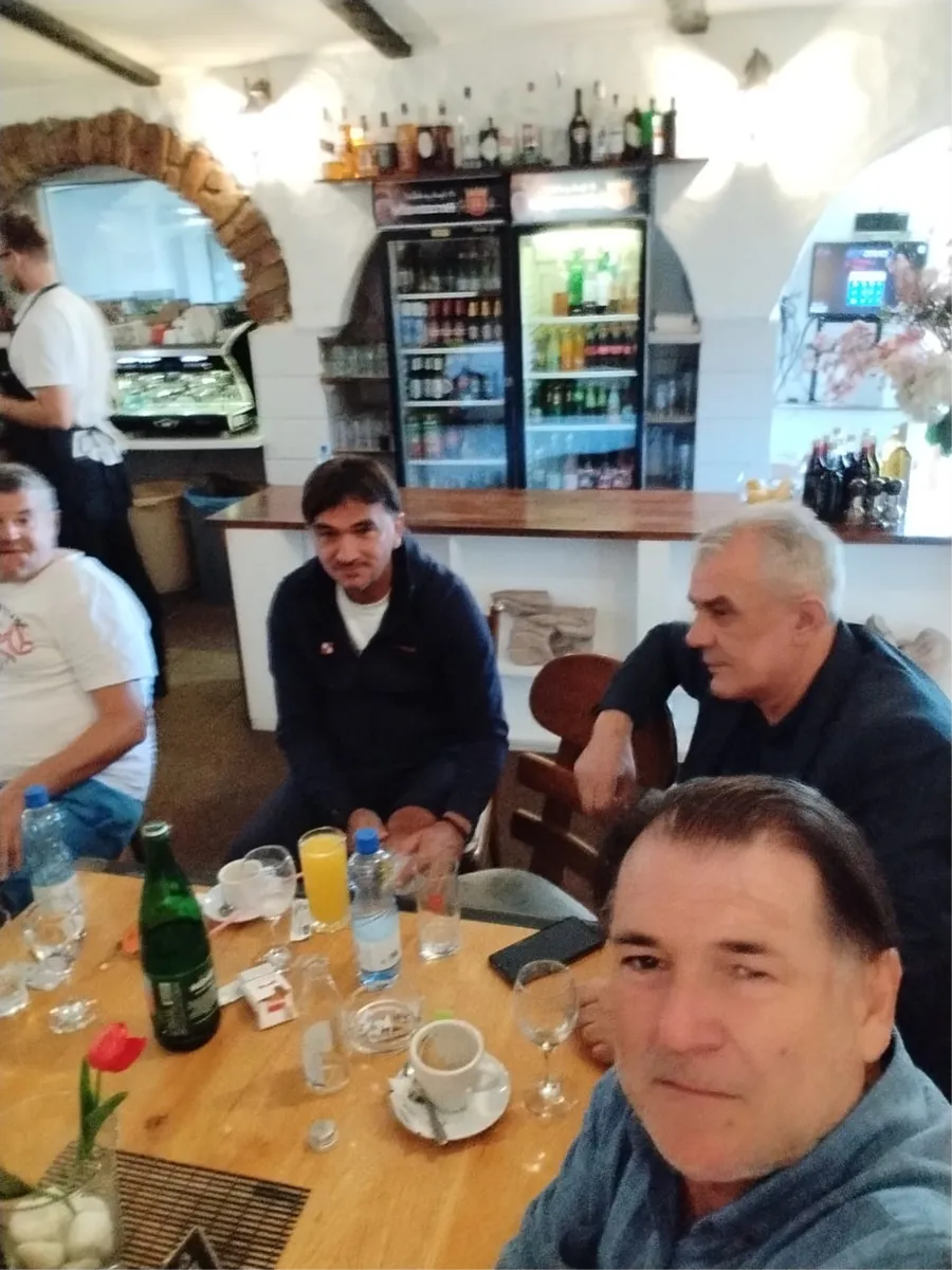 Zlatko Dalić rado se slikao s Gruđanima na svom hodočašću 9