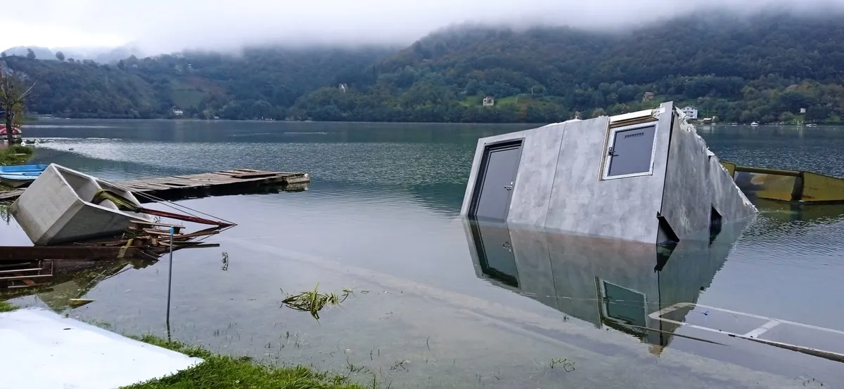 Jajce: Potonula prva bh. kuća na vodi, bila na probnom testiranju