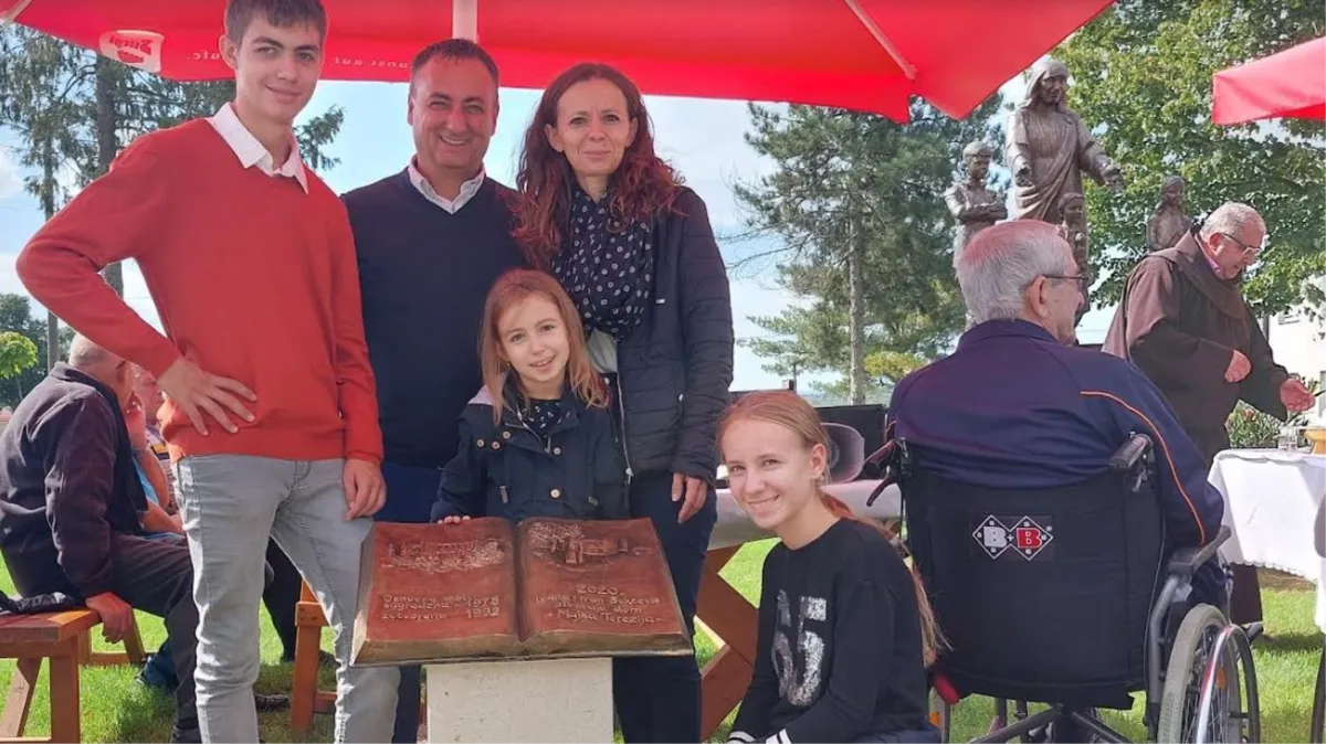 Novce zaradio u Austriji pa u hrvatskom selu u BiH izgradio velebni objekt