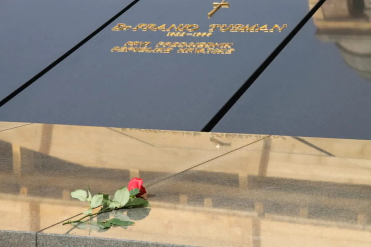 Ankica Tuđman na Mirogoju počiva uz svog Franju