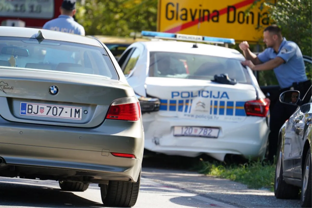 Imotski: U prometnoj nesreći ozljeđeni policajci