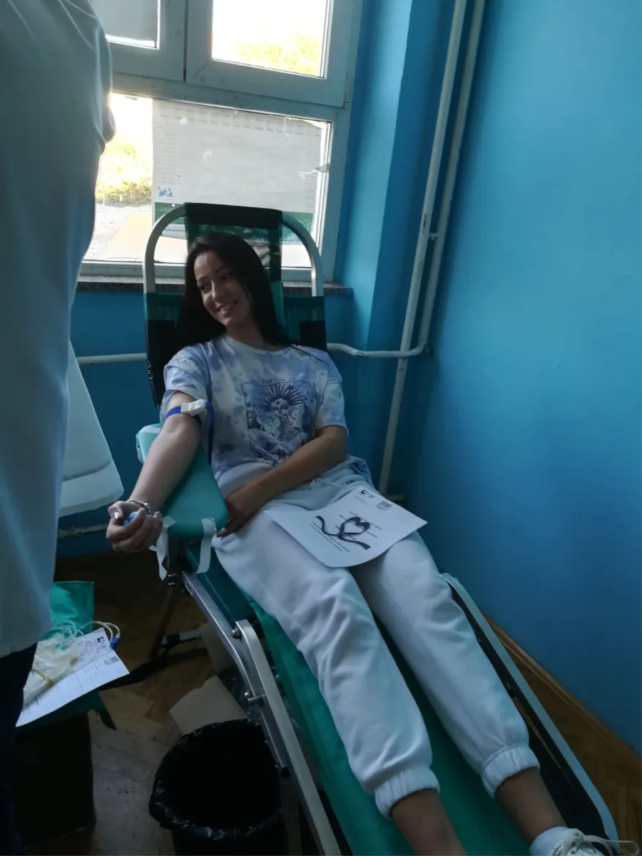 FOTO: Grudski maturanti pokazali veliko srce, njih 26 pristupilo darivanju krvi 14