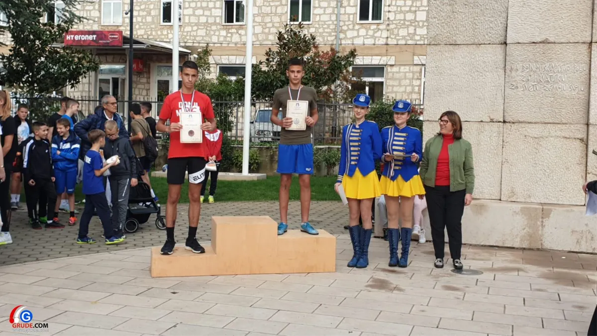 FOTO: U GRUDAMA ODRŽANA ULIČNA UTRKA, zlato za Ninu, Stipu, Petru i Tonija! 1