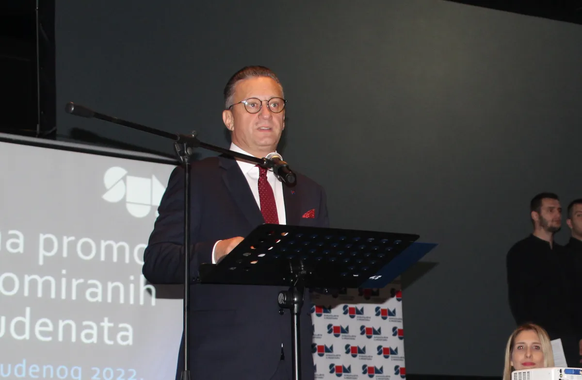 Svečano promovirana 324 diplomanda Filozofskog fakulteta SUM-a  1