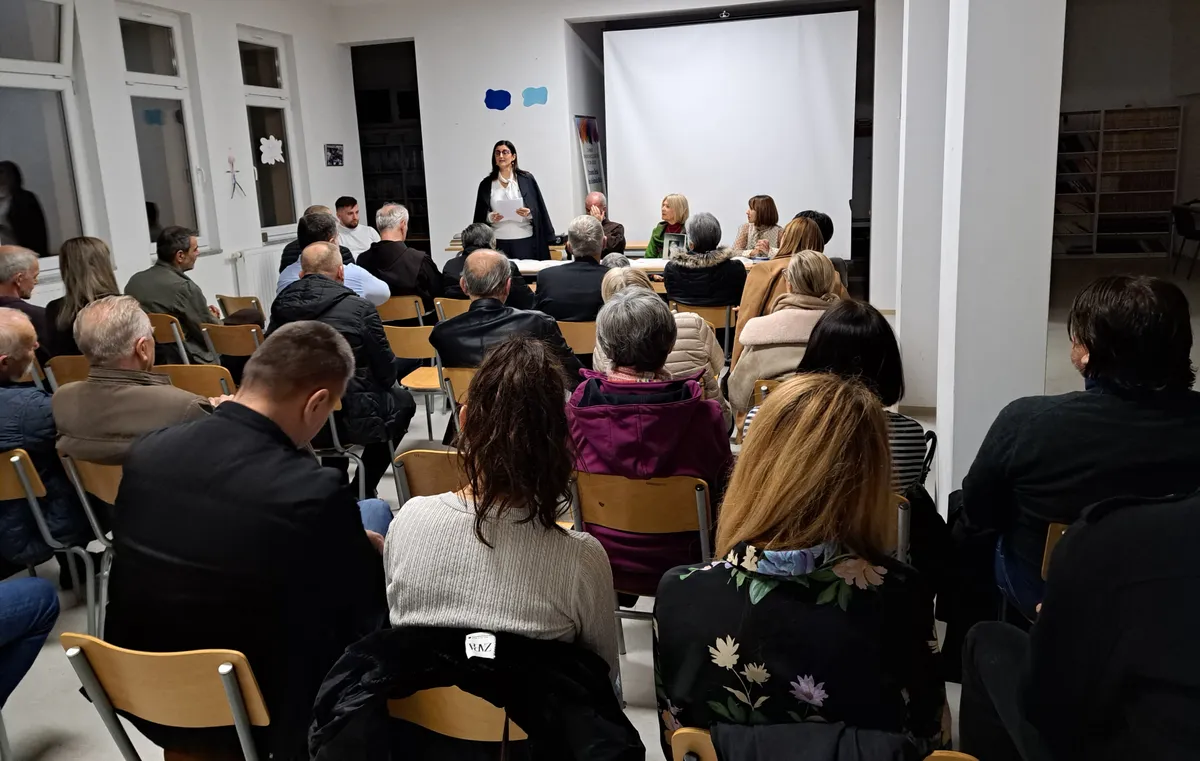 Julienne Eden Bušić Gruđanima predstavila Zbornik  ''Uskrsla lica Vukovara 1991. – 2021. FOTO'' 2