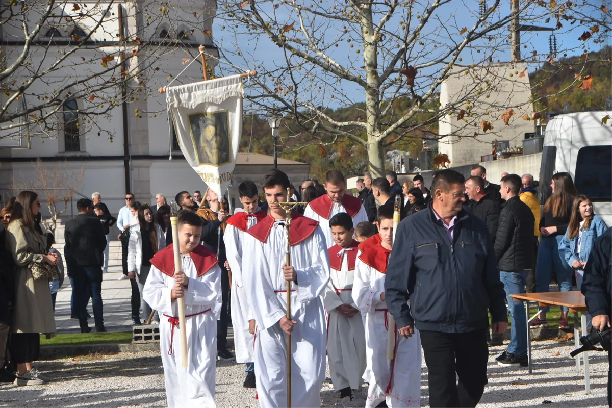 FOTO: GRUDE SLAVE BLAGDAN SVETE KATE, BLAGOSLOVLJEN NOVI GOSPIN KIP I KRIŽNE POSTAJE 3