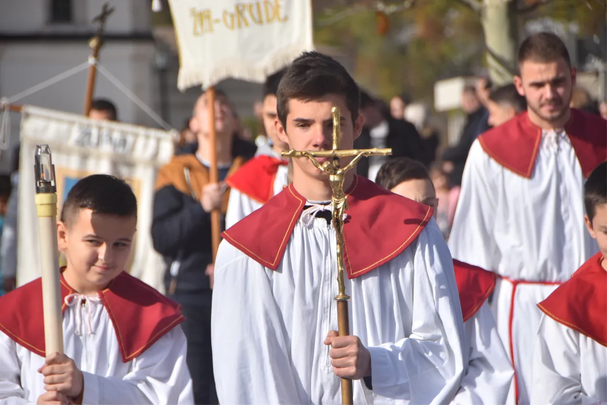 FOTO: GRUDE SLAVE BLAGDAN SVETE KATE, BLAGOSLOVLJEN NOVI GOSPIN KIP I KRIŽNE POSTAJE 1