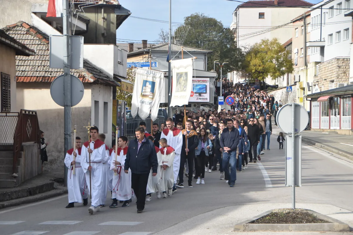 FOTO: GRUDE SLAVE BLAGDAN SVETE KATE, BLAGOSLOVLJEN NOVI GOSPIN KIP I KRIŽNE POSTAJE 8