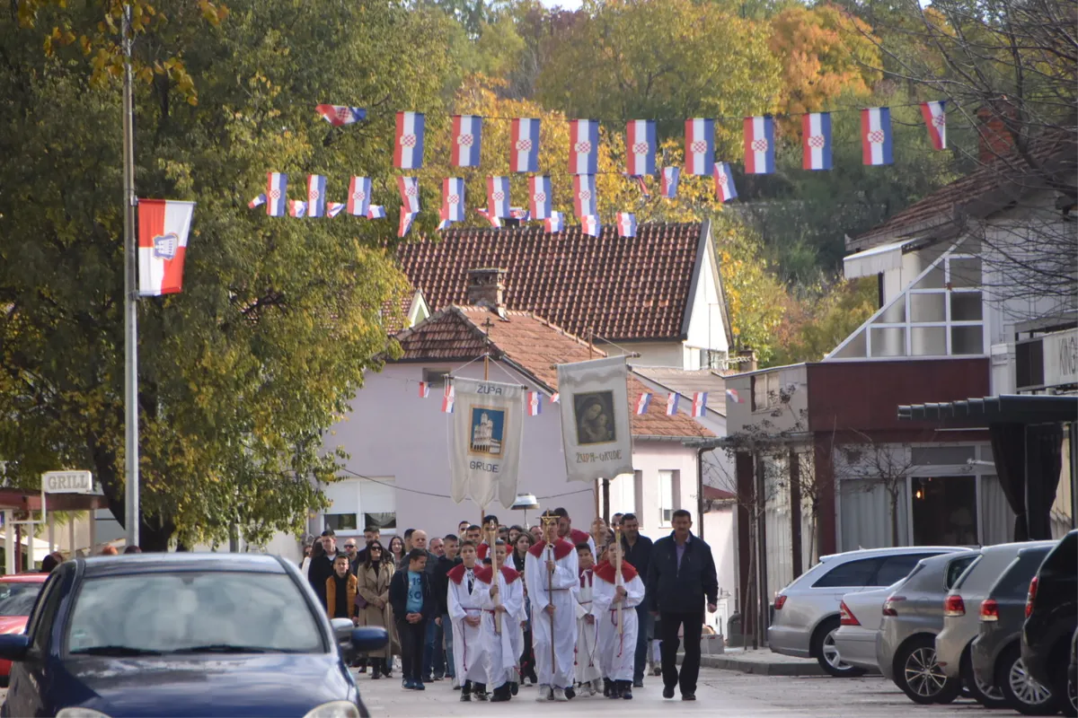 FOTO: GRUDE SLAVE BLAGDAN SVETE KATE, BLAGOSLOVLJEN NOVI GOSPIN KIP I KRIŽNE POSTAJE 10