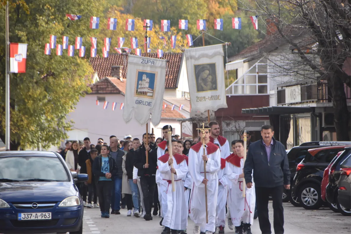 FOTO: GRUDE SLAVE BLAGDAN SVETE KATE, BLAGOSLOVLJEN NOVI GOSPIN KIP I KRIŽNE POSTAJE 11
