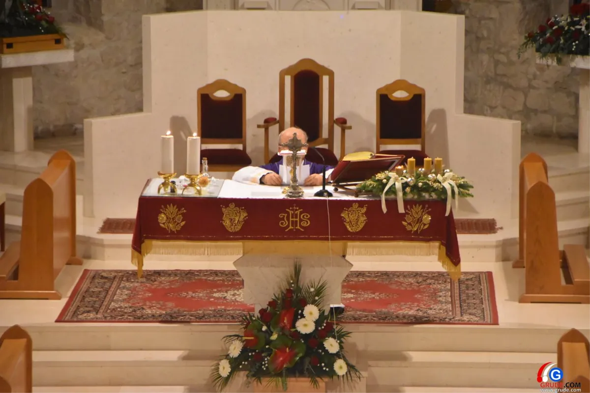 FOTO/VIDEO: GRUDE MOLITVOM POČELE DAN! Srca vjernika ispunjena ljubavlju zbog svetih misa zornica 3