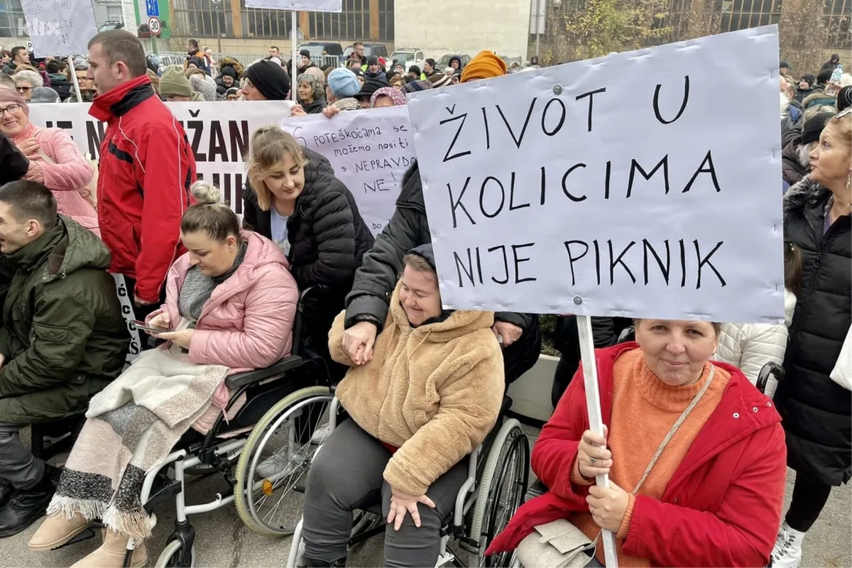 FOTO: Velika podrška osobama s invaliditetom! 'I mi smo ljudi' 1