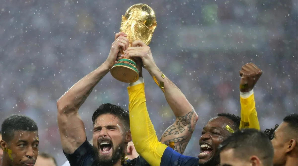 Giroud se vraća u ligu petice!