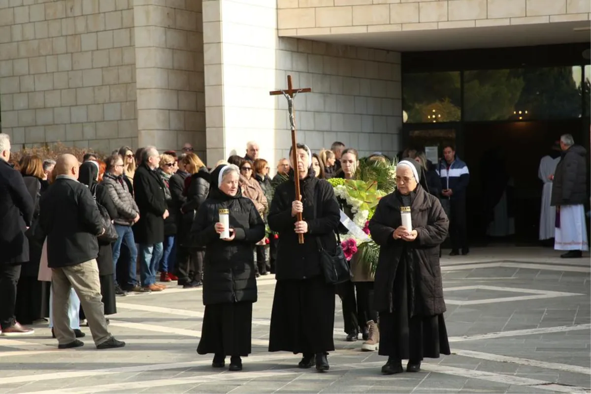 Liječila je tijela, a sada će s Gospodinom liječiti duše vjernika! Tisuće ispratile časnu sestru Bernardicu u vječnost 3