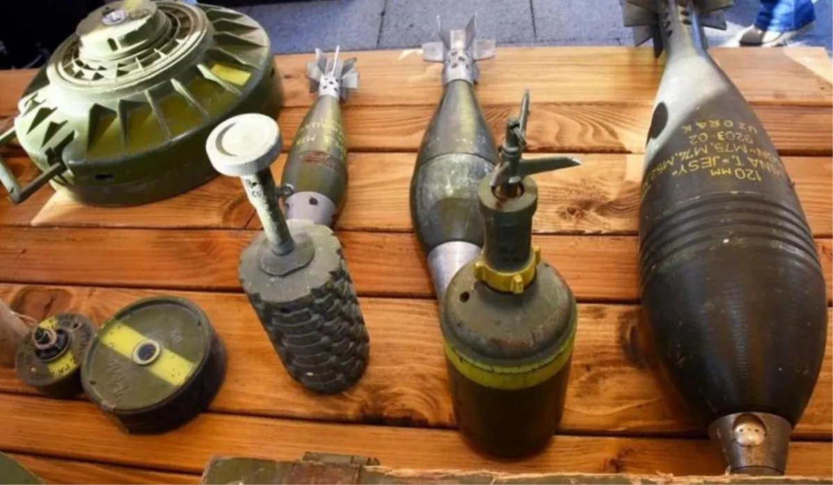 Čistili okućnicu i pronašli 21 raketu, lanser, 7 ručnih bacača i 24 mine