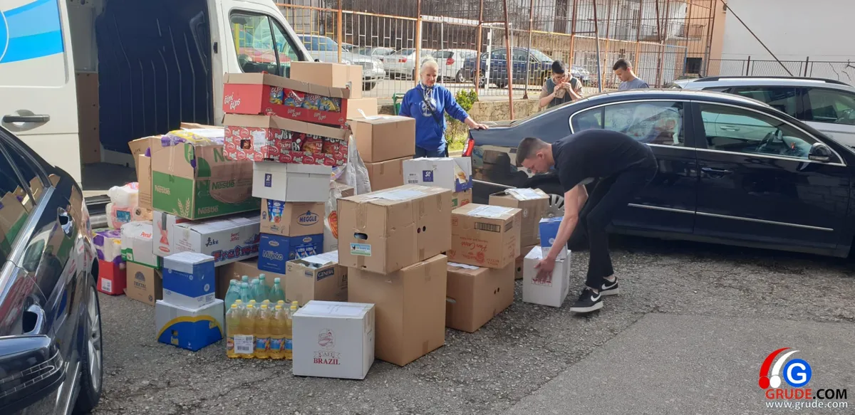 FOTO: GRUDSKI SREDNJOŠKOLCI pokazali veliko srce! Pomogli udrugu Marijine ruke 2