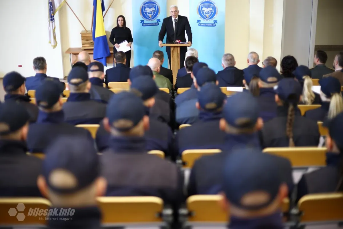 Promovirano 50 policajaca i osam mlađih inspektora iz ŽZH 2
