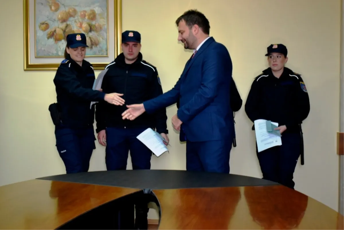 ŽZH: Prisegnuli mlađi policijski inspektori