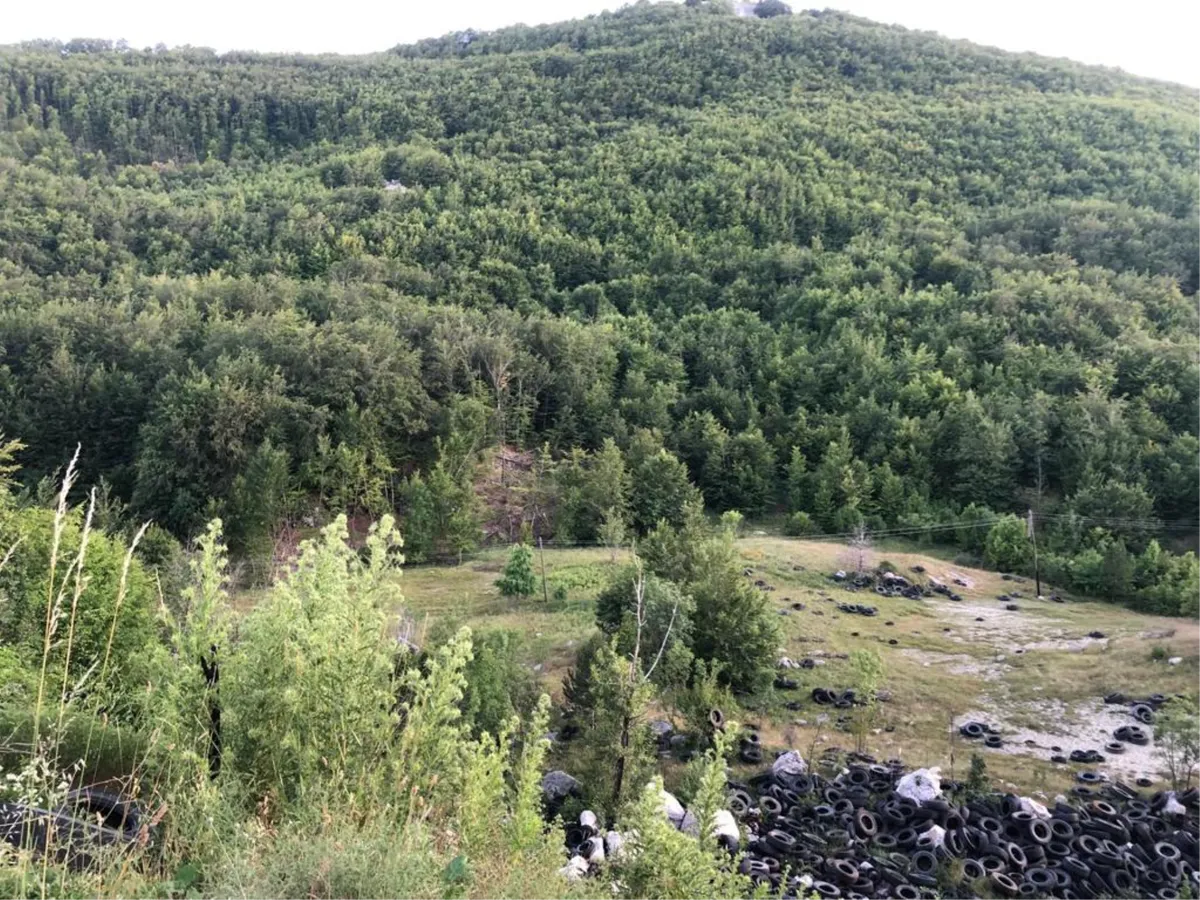 Tribistovo kao odlagalište otpada, zbog guma se javili čitatelji 2
