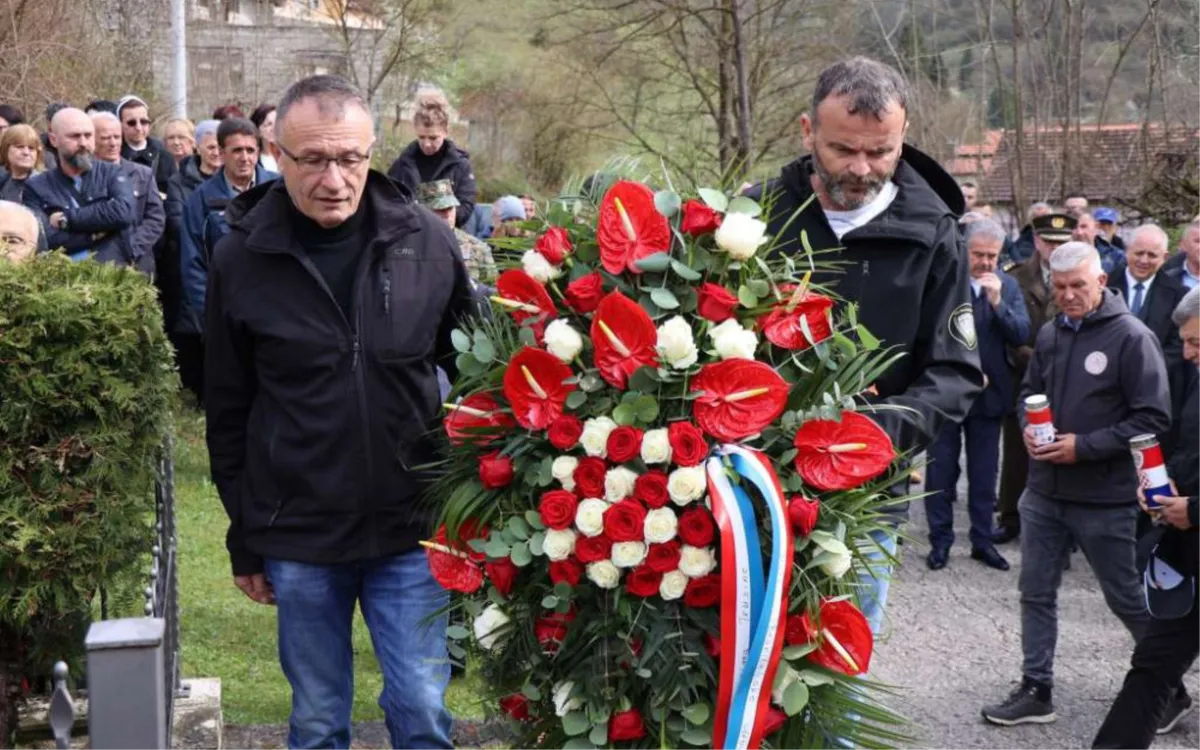 DA SE NE ZABORAVI: Branitelji i predstavnici ŽZH u Trusini FOTO
