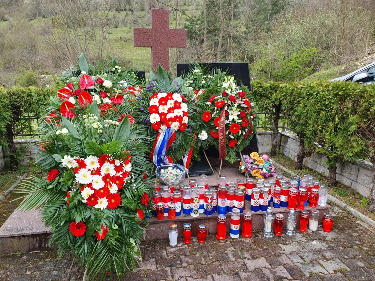 DA SE NE ZABORAVI: Branitelji i predstavnici ŽZH u Trusini FOTO 3