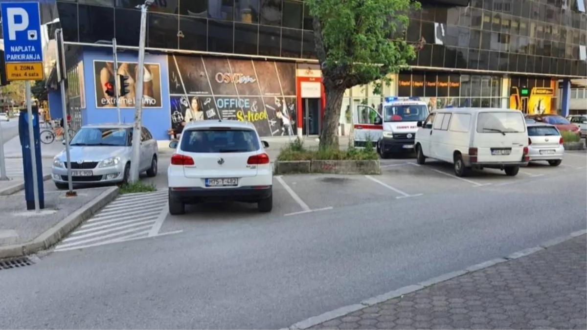 Dijete u tržnom centru Piramida u Mostaru palo kroz ogradu na kojoj je nedostajalo zaštitno staklo?