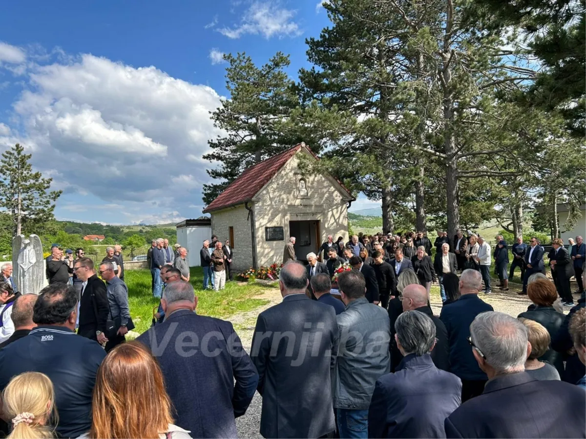 Izbornik Zlatko i Miran u suzama ispratili svoju Katu, veliku hrvatsku majku, na posljednji počinak 1
