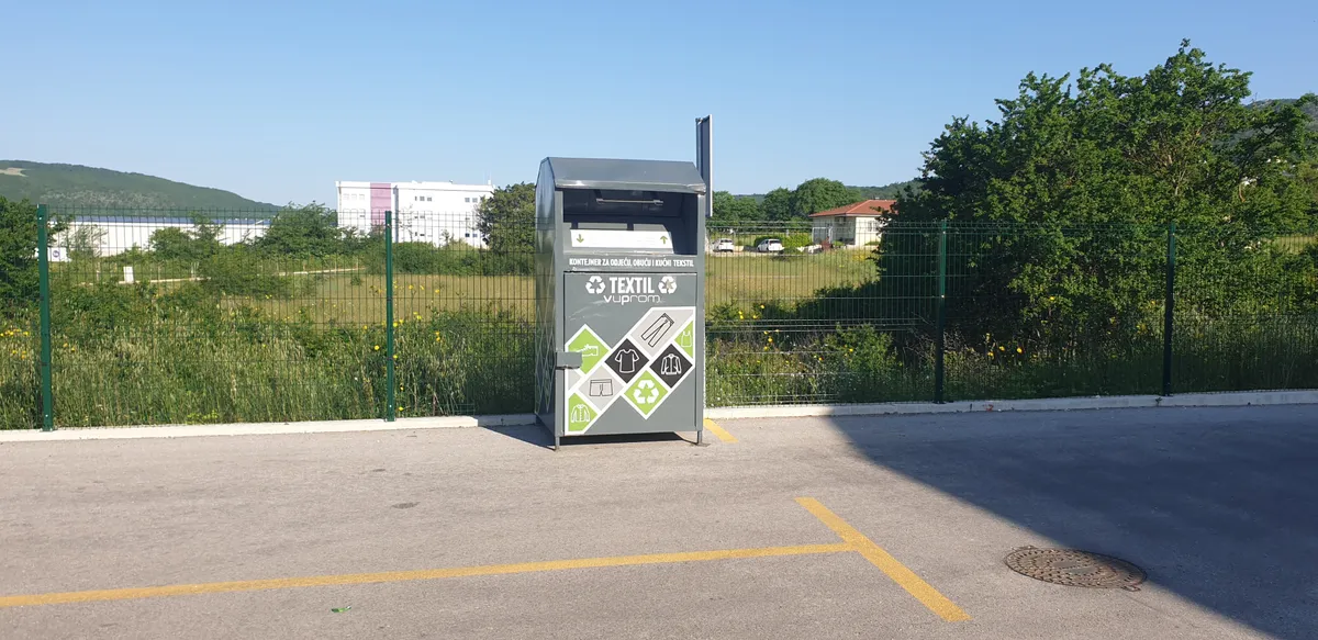 Novo u Grudama: Kontejner za tekstil i obuću