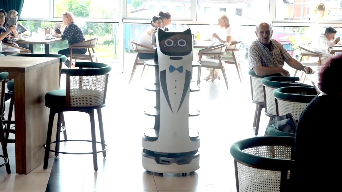 U Derventi prvi robokonobari poslužuju goste