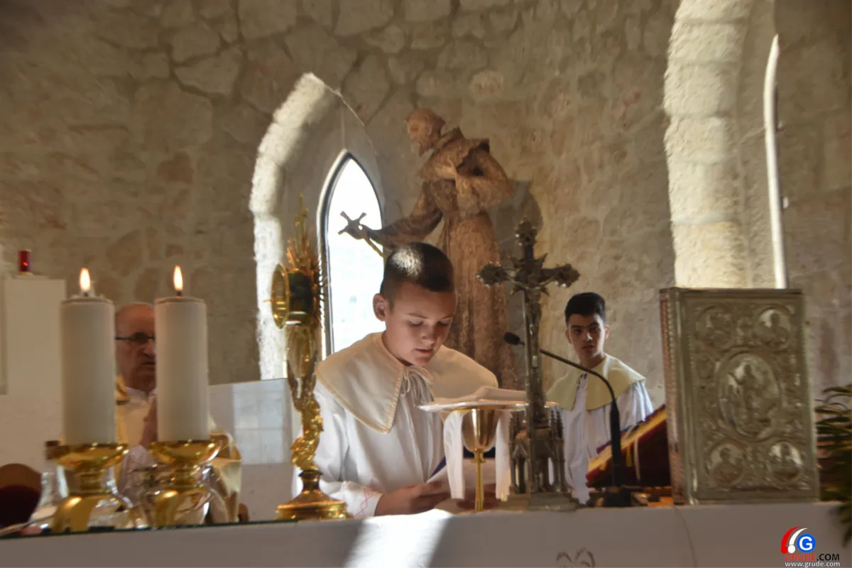 (FOTO/VIDEO) TIJELOVO U GRUDAMA: FRA STANKO PAVLOVIĆ: BUDIMO GOSPODINOVO SVJETLO U TAMAMA DANAŠNJEG SVIJETA 13