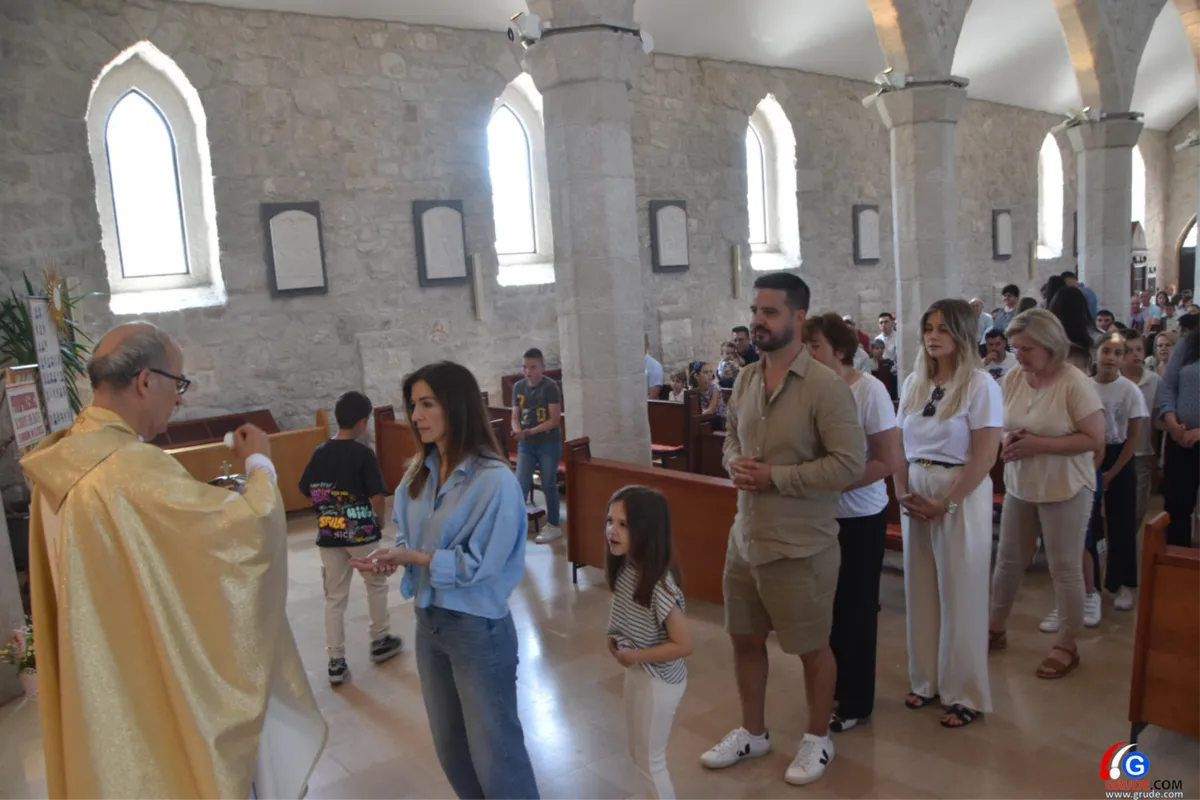 (FOTO/VIDEO) TIJELOVO U GRUDAMA: FRA STANKO PAVLOVIĆ: BUDIMO GOSPODINOVO SVJETLO U TAMAMA DANAŠNJEG SVIJETA 17