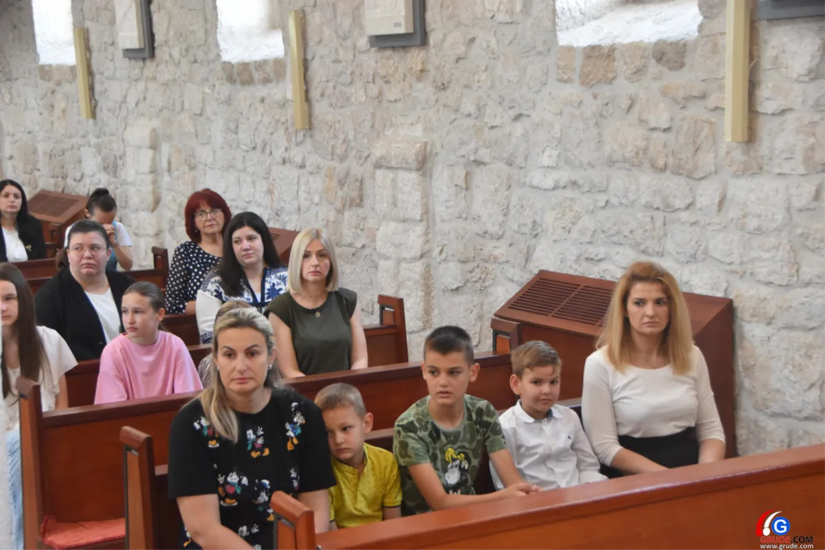 (FOTO/VIDEO) TIJELOVO U GRUDAMA: FRA STANKO PAVLOVIĆ: BUDIMO GOSPODINOVO SVJETLO U TAMAMA DANAŠNJEG SVIJETA 22