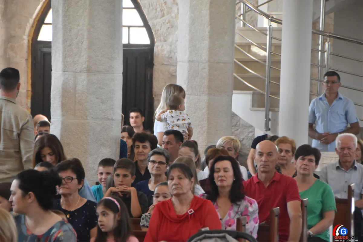 (FOTO/VIDEO) TIJELOVO U GRUDAMA: FRA STANKO PAVLOVIĆ: BUDIMO GOSPODINOVO SVJETLO U TAMAMA DANAŠNJEG SVIJETA 24