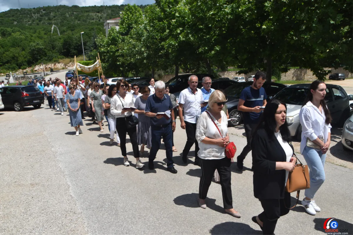 (FOTO/VIDEO) TIJELOVO U GRUDAMA: FRA STANKO PAVLOVIĆ: BUDIMO GOSPODINOVO SVJETLO U TAMAMA DANAŠNJEG SVIJETA 35