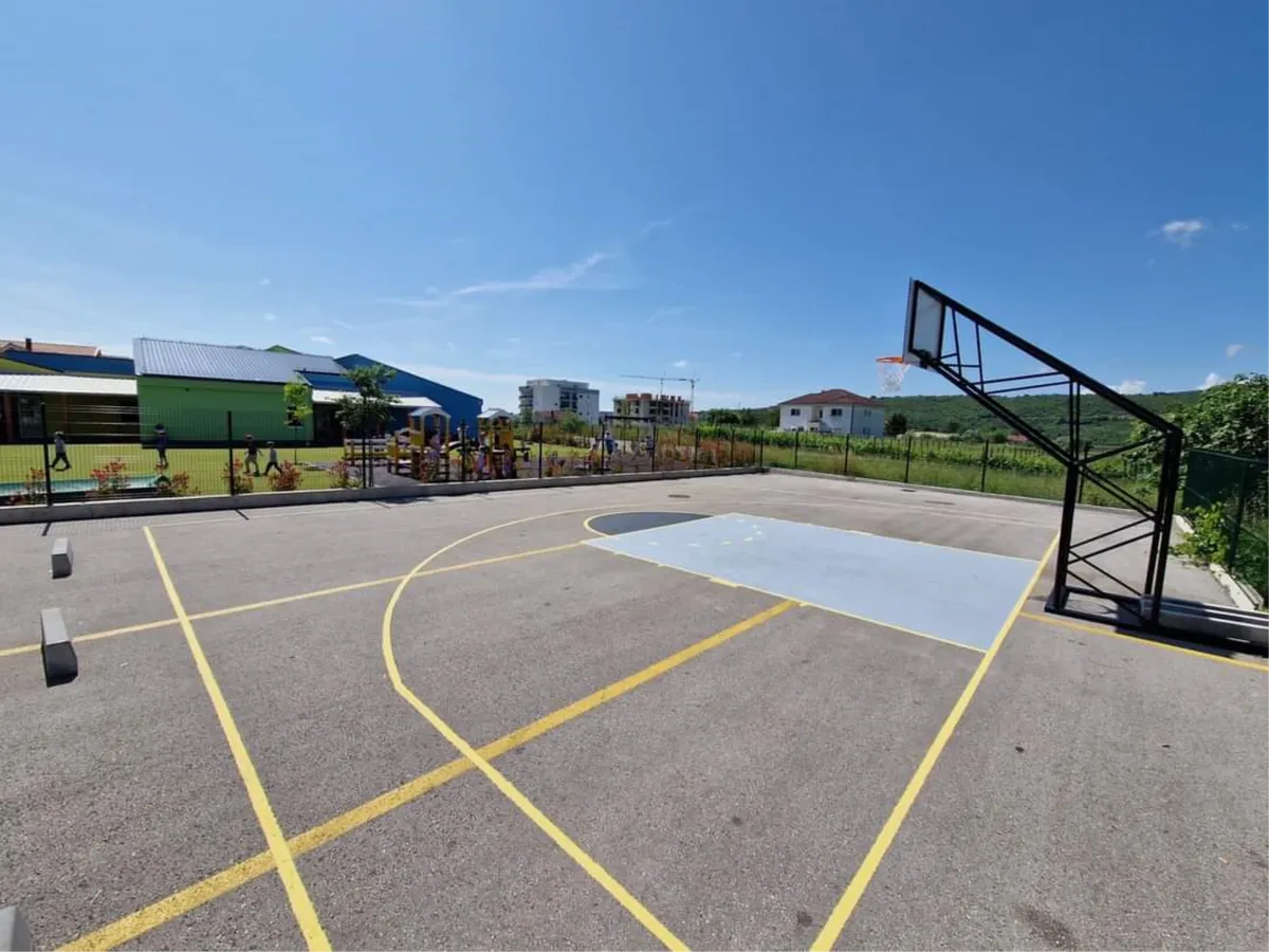 Volite zabaciti basketa s ekipom, HKK Grude je izgradio novo igralište