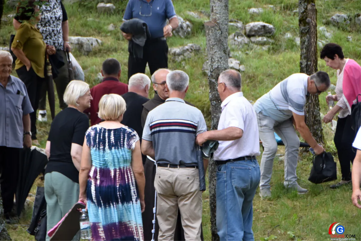 FOTO: Na Bile hrle vjernici iz Mostara, Brotnja, Širokog Brijega, Gruda...