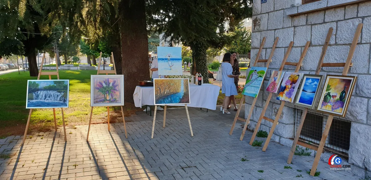 Upriličena izložba polaznika likovne radionice Grude FOTO/VIDEO 1