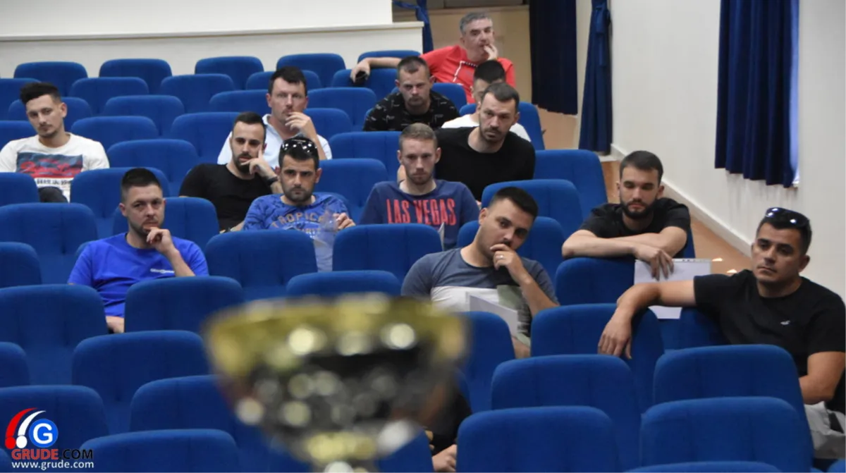 FOTO/VIDEO: Poznata imena nazočila sastanku oko LMZ-a Grude, sportski asevi nakon toga otišli na kavu