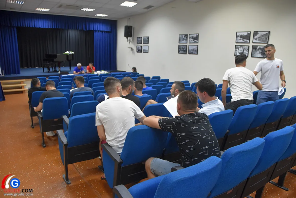 FOTO/VIDEO: Poznata imena nazočila sastanku oko LMZ-a Grude, sportski asevi nakon toga otišli na kavu 4