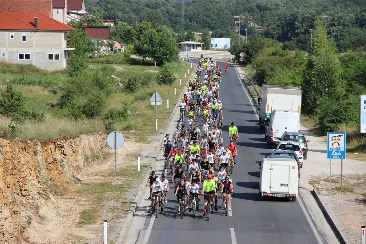 9. Posuški đir okupio nekoliko stotina zaljubljenika u biciklizam