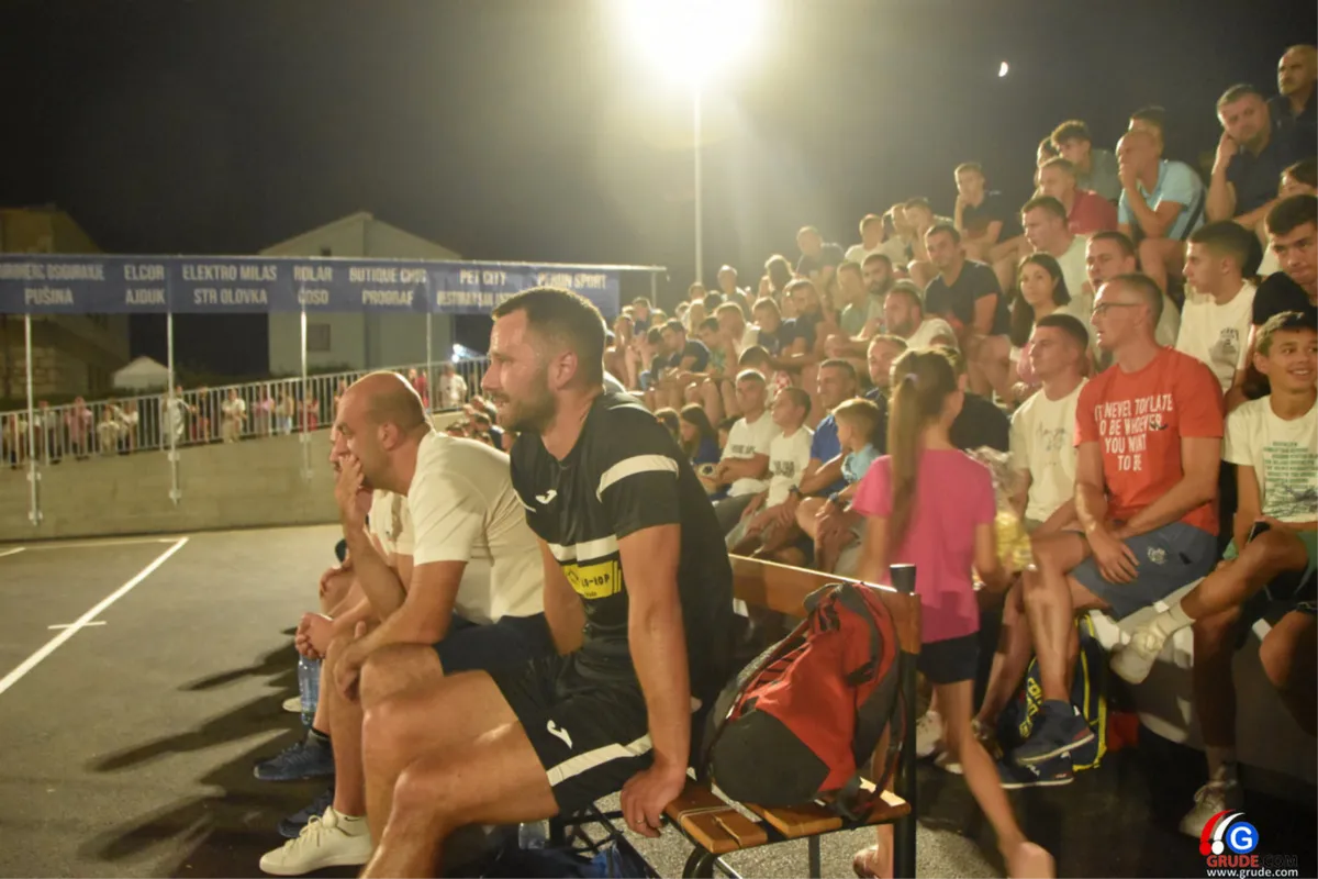 FOTO: OTVORENA LIGA MJESNIH ZAJEDNICA OPĆINE GRUDE, NOVI TEREN OKUPIO BROJNE 21