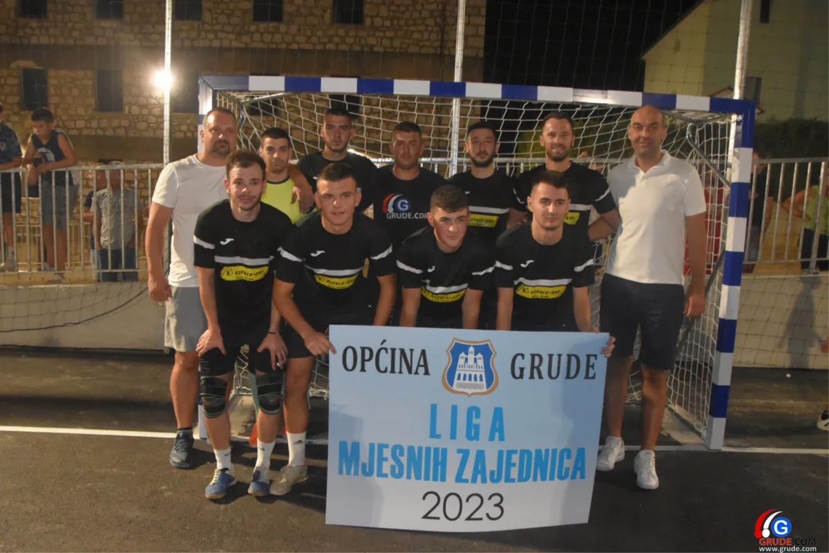 FOTO: OTVORENA LIGA MJESNIH ZAJEDNICA OPĆINE GRUDE, NOVI TEREN OKUPIO BROJNE 23
