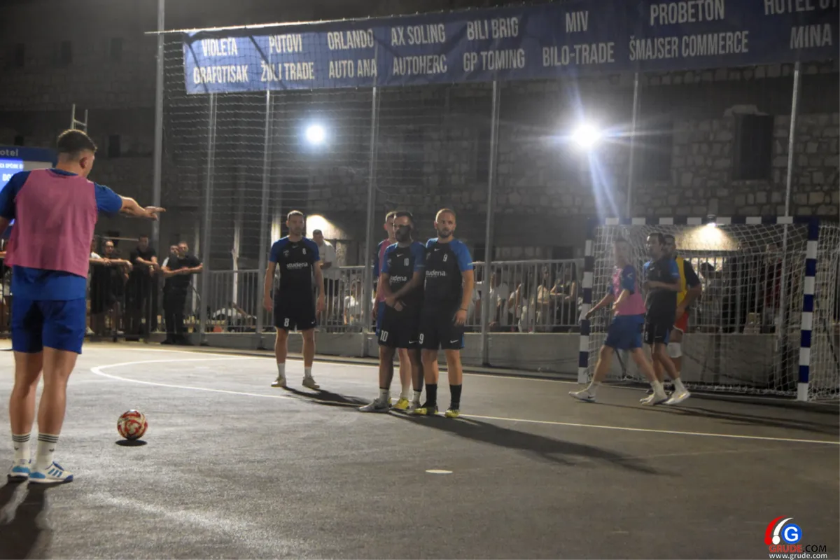 FOTO: OTVORENA LIGA MJESNIH ZAJEDNICA OPĆINE GRUDE, NOVI TEREN OKUPIO BROJNE 29